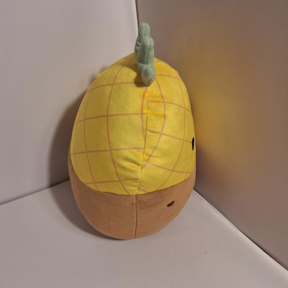Squishmallow Maui the Chocolate Pineapple‎ Valentines Day 2025 NEW 10 inch FTM